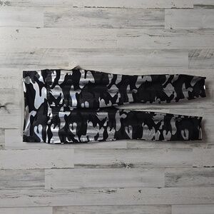 Eyecandy black aad silver camo leggings
